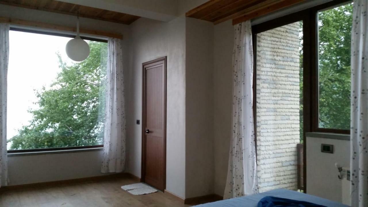 Hotel Bujtina E Tomorrit Ujanik Exterior foto